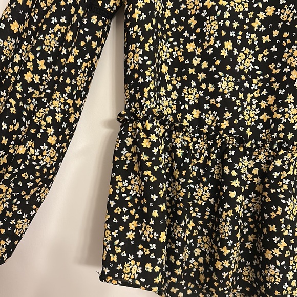 Pleione Black & Yellow Floral Blouse, Small - Picture 2 of 4